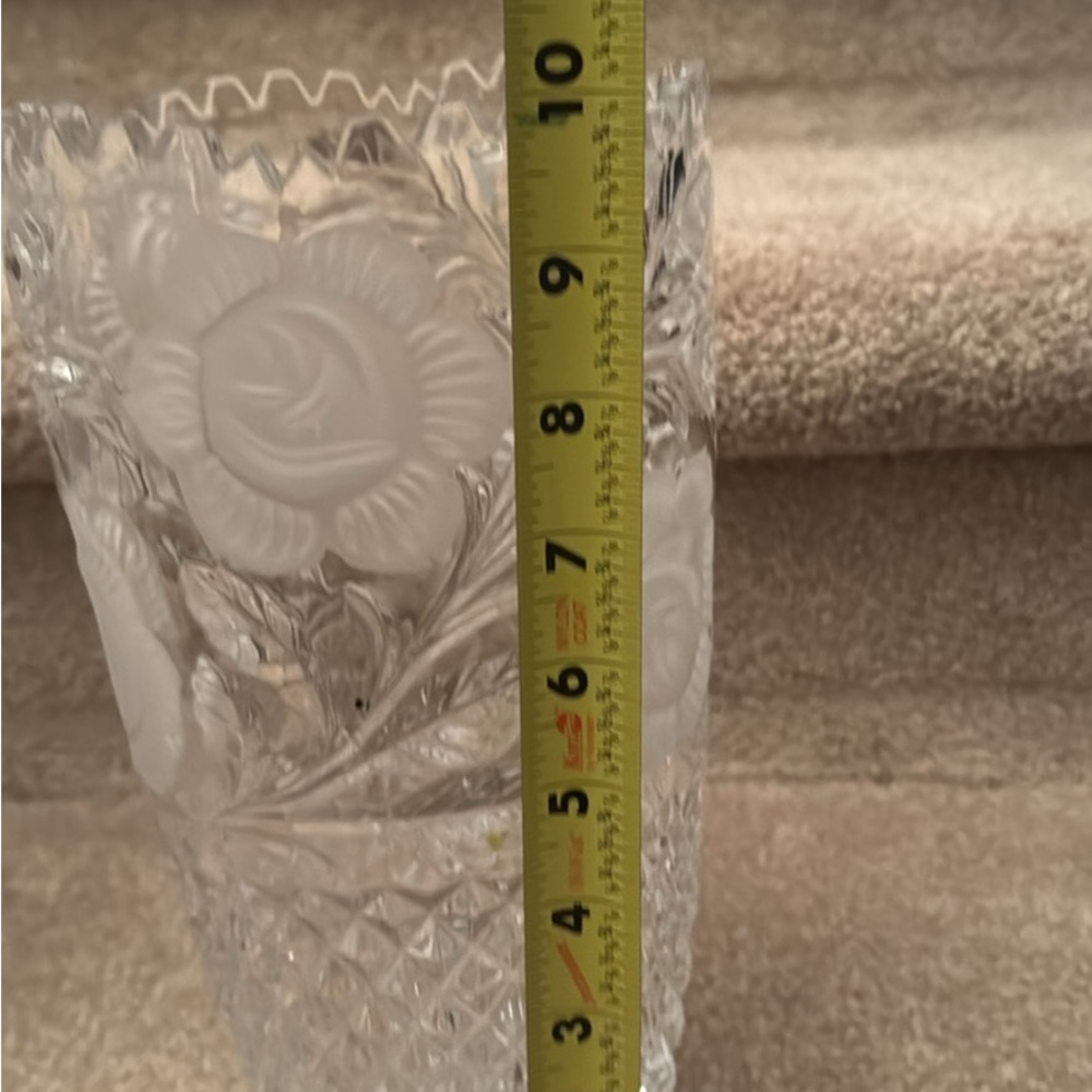 Elegant Crystal Vase with Floral Design